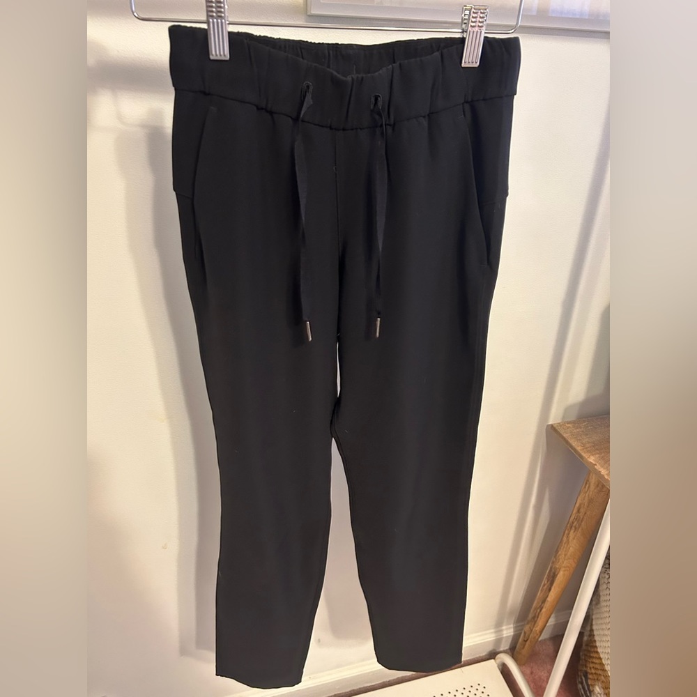 Lululemon on the fly jogger